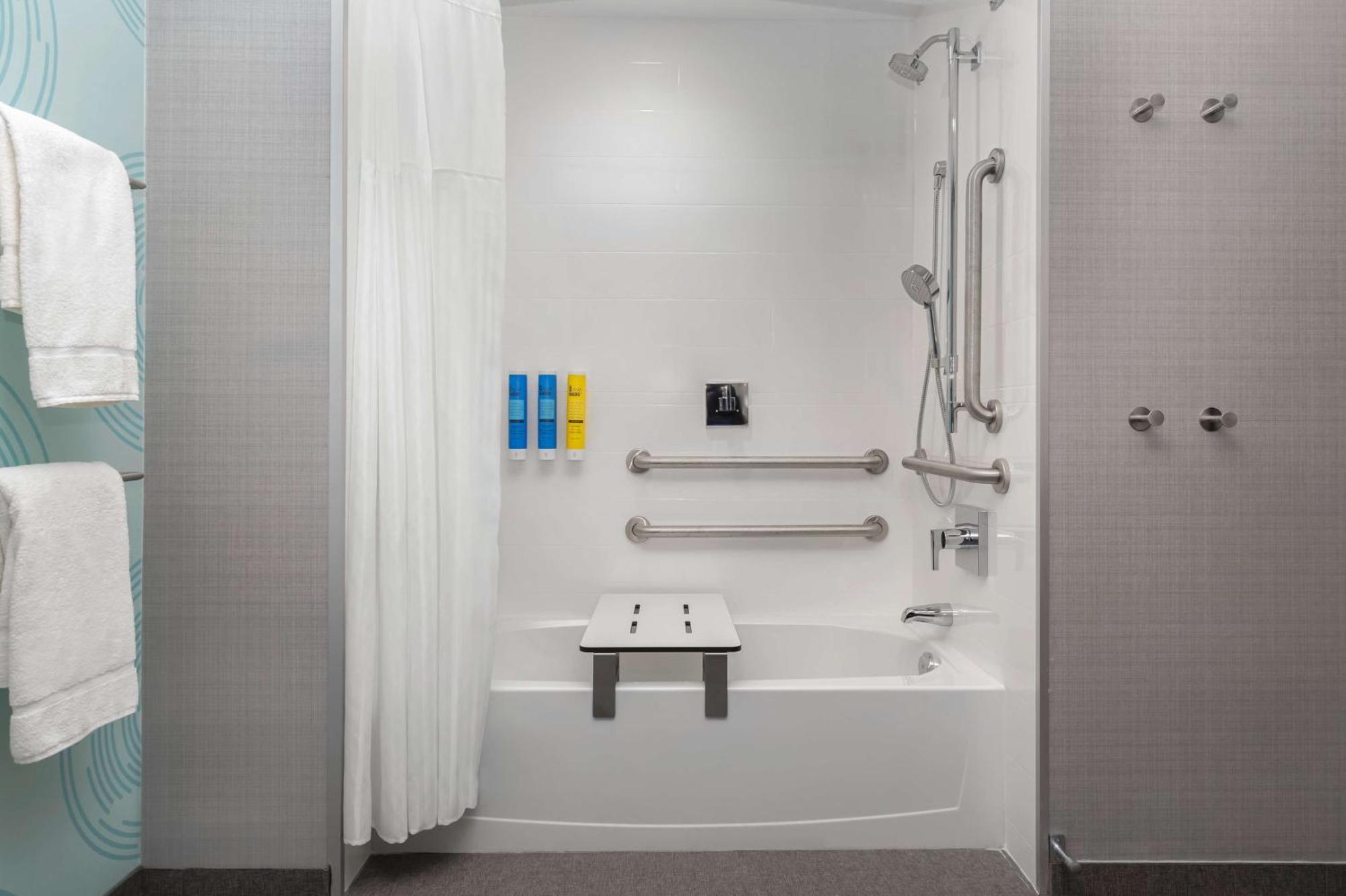 Tru By Hilton Bracebridge, On Hotel Bagian luar foto